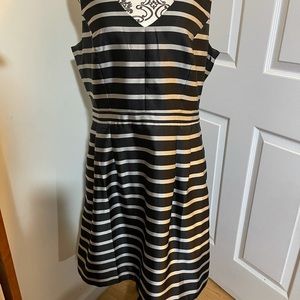 Never worn 	JCREW
KAMI DRESS size 14